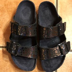 Birkenstocks size 39 for the fashionista